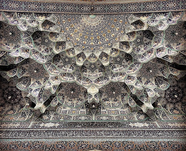 Ngắm nét đẹp kiến trúc Trung Đông khác lạ qua bộ ảnh trần nhà đầy hoa lệ - Ảnh 5.