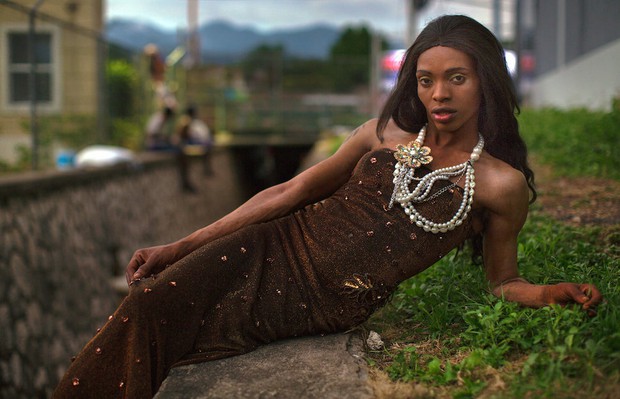 Sợ hãi và tuyệt vọng, những người LGBTQ tại Jamaica phải sống trong ống cống và bị xã hội xa lánh - Ảnh 3.