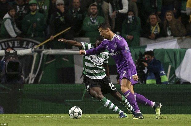 Ronaldo lập kỷ lục buồn, Real Madrid vất vả giành vé vào vòng knock-out - Ảnh 8.