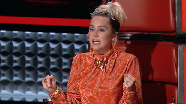 Nổi loạn là thế, Miley Cyrus vẫn có lúc phải khóc vì loại học trò - Ảnh 3.