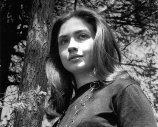 Những hình ảnh tuổi trẻ xinh đẹp của bà Hillary Clinton - Ảnh 1.