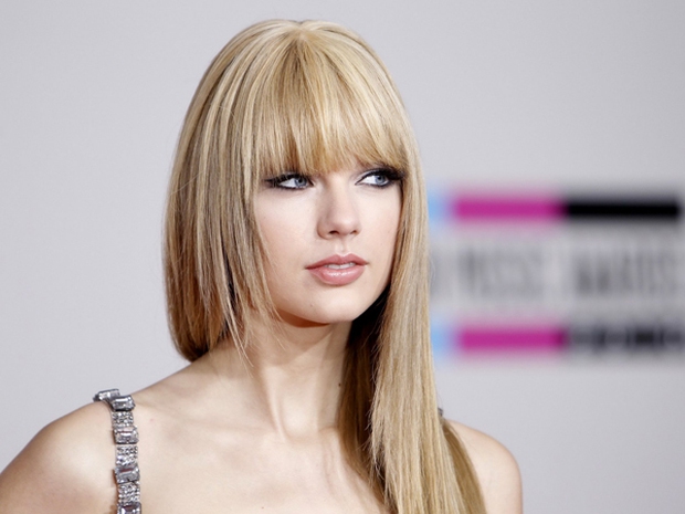 Leaving the old hairstyle, Taylor Swift became yesterday's sister - Photo 8.