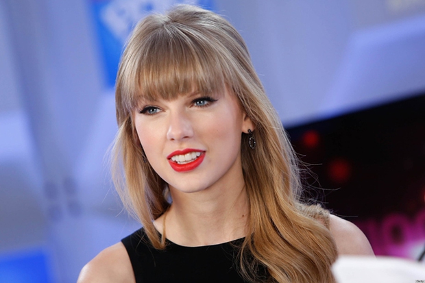 Leaving the old hairstyle, Taylor Swift became yesterday's sister - Photo 10.