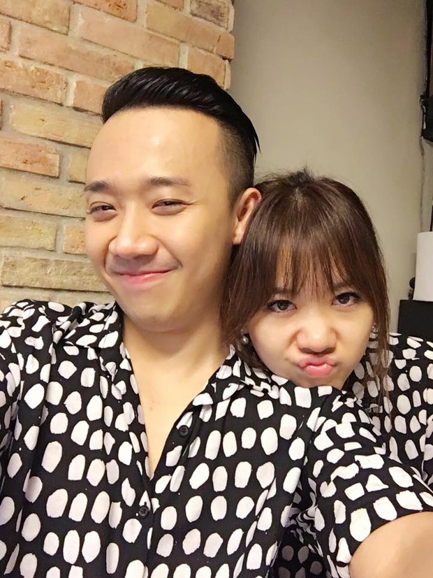 Mặc tin đồn đám cưới, Trấn Thành - Hari Won diện áo đôi, đăng ảnh thân mật bên nhau - Ảnh 1. Mặc tin đồn đám cưới, Trấn Thành - Hari Won diện áo đôi, đăng ảnh thân mật bên nhau - Ảnh 1.