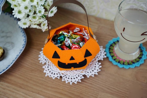 Làm giỏ bí ngô đựng kẹo tặng nhóc em dịp Halloween - Ảnh 10.