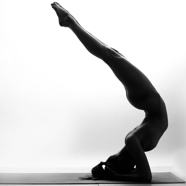 Bộ ảnh yoga khỏa thân nghệ thuật hút hồn người xem - Ảnh 11.