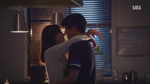 Tê người xem đôi chính Nhiệt Độ Tình Yêu hôn nhau trên... bàn bếp - Ảnh 3.
