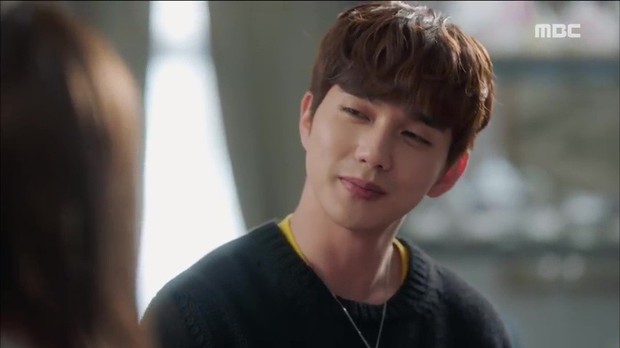 Quá manh động, Yoo Seung Ho không sợ ngứa, kề sát môi robot - Ảnh 4.