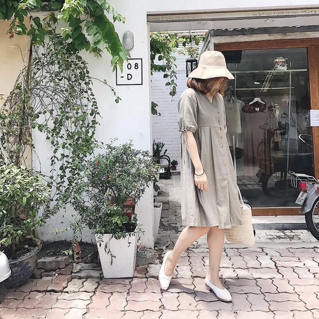 Mũ tai bèo hết hot, các cô nàng lại chuyển sang mũ tai bèo vành rộng hay ho và trendy hơn bội phần - Ảnh 7. Mũ tai bèo hết hot, các cô nàng lại chuyển sang mũ tai bèo vành rộng hay ho và trendy hơn bội phần - Ảnh 7.