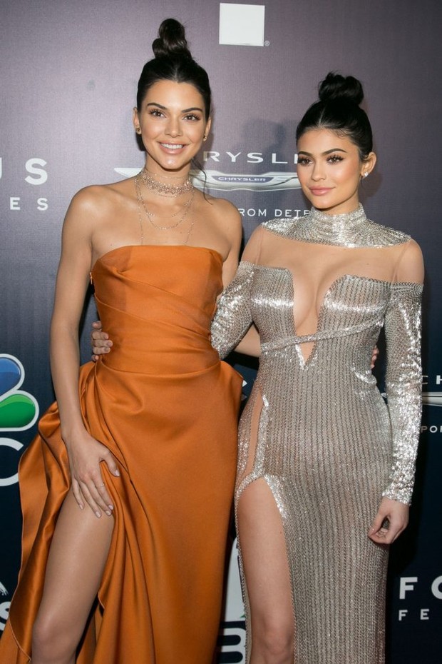 Cặp môi của Kylie Jenner tiếp tục trở thành chủ đề bàn tán, nhưng lần này là vì trông... mỏng hơn hẳn - Ảnh 1.