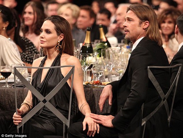 Brad Pitt painfully admitted that his addiction caused his family with Angelina Jolie to fall apart - Photo 2.
