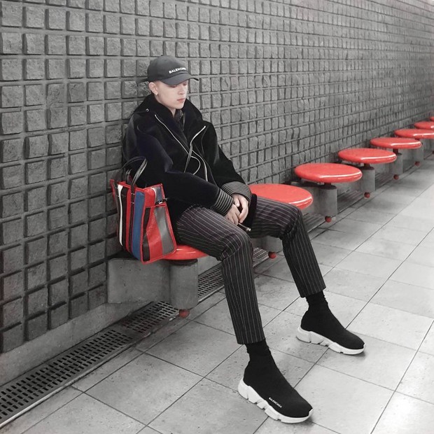 Giới trẻ châu Á đang sốt rần rần vì chiếc mũ của bố cool không tưởng đến từ Balenciaga - Ảnh 10.
