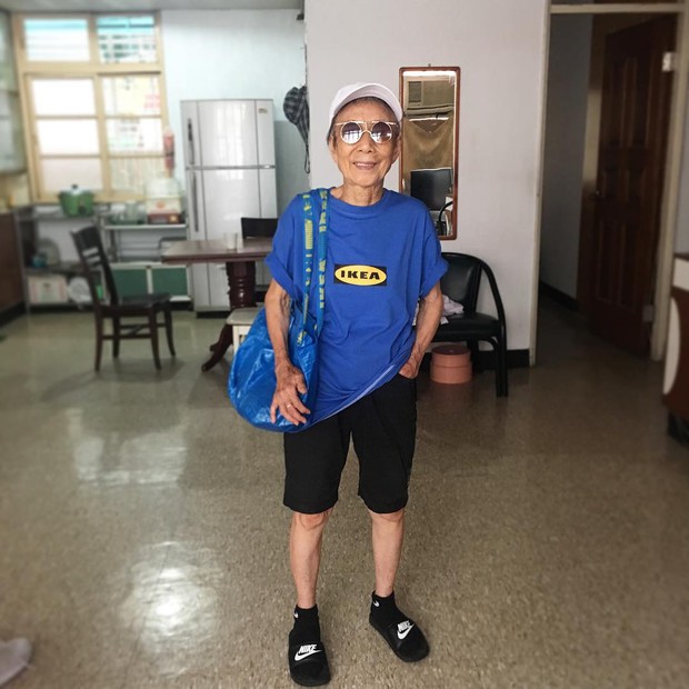 Chỉ 2 tuần sau khi xuất hiện trên Instagram, cụ bà 88 tuổi này đã trở thành hiện tượng thời trang xứ Đài - Ảnh 13.