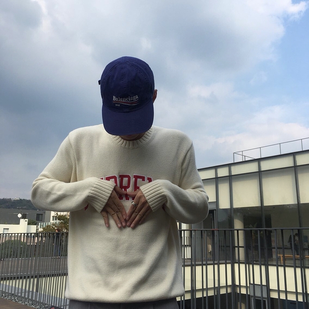 Giới trẻ châu Á đang sốt rần rần vì chiếc mũ của bố cool không tưởng đến từ Balenciaga - Ảnh 11.