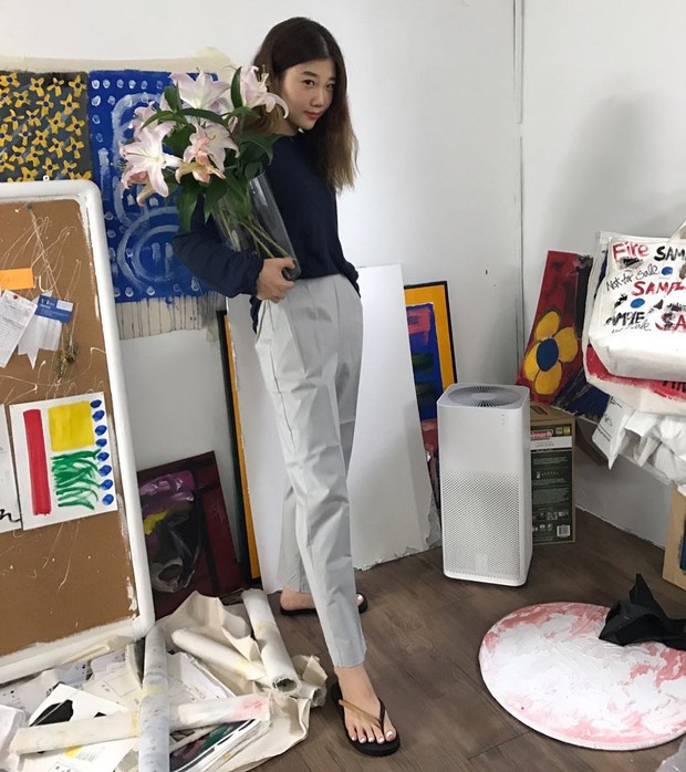 Dép tông, dép lào giờ đã thành món đồ sành điệu, được các fashionista xứ Hàn diện cùng đồ đi chơi cực chất - Ảnh 15. Dép tông, dép lào giờ đã thành món đồ sành điệu, được các fashionista xứ Hàn diện cùng đồ đi chơi cực chất - Ảnh 15.