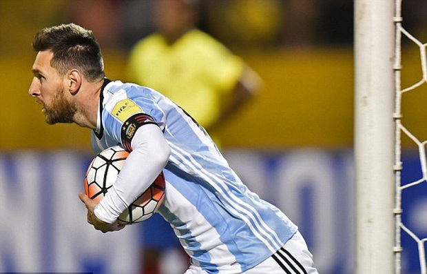 Thánh Messi lập hat-trick, Argentina hiên ngang đến Nga vào mùa hè năm sau - Ảnh 3.