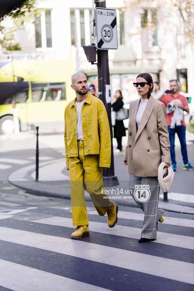 Street style tại Paris Fashion Week - Cuộc chiến đường phố của những thủ lĩnh thời trang - Ảnh 15.