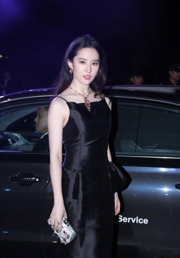 Lưu Diệc Phi chứng minh nhan sắc và phong thái đỉnh cao qua loạt ảnh chưa photoshop - Ảnh 4.