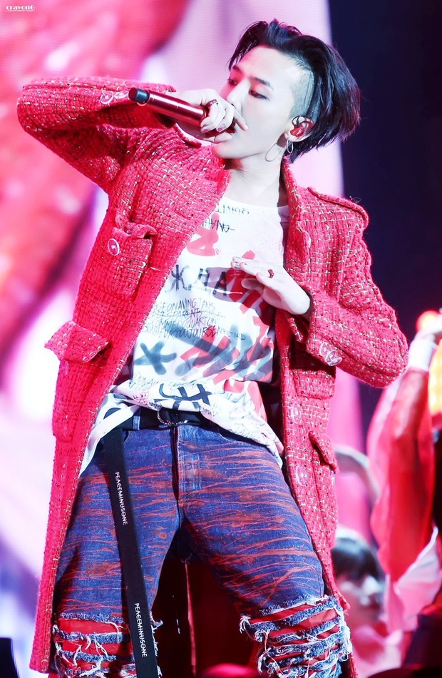 Loạt ảnh siêu ảo từ concert G-Dragon: Lúc chất phát ngất, lúc cười tít mắt, áo trễ hở ti - Ảnh 7.