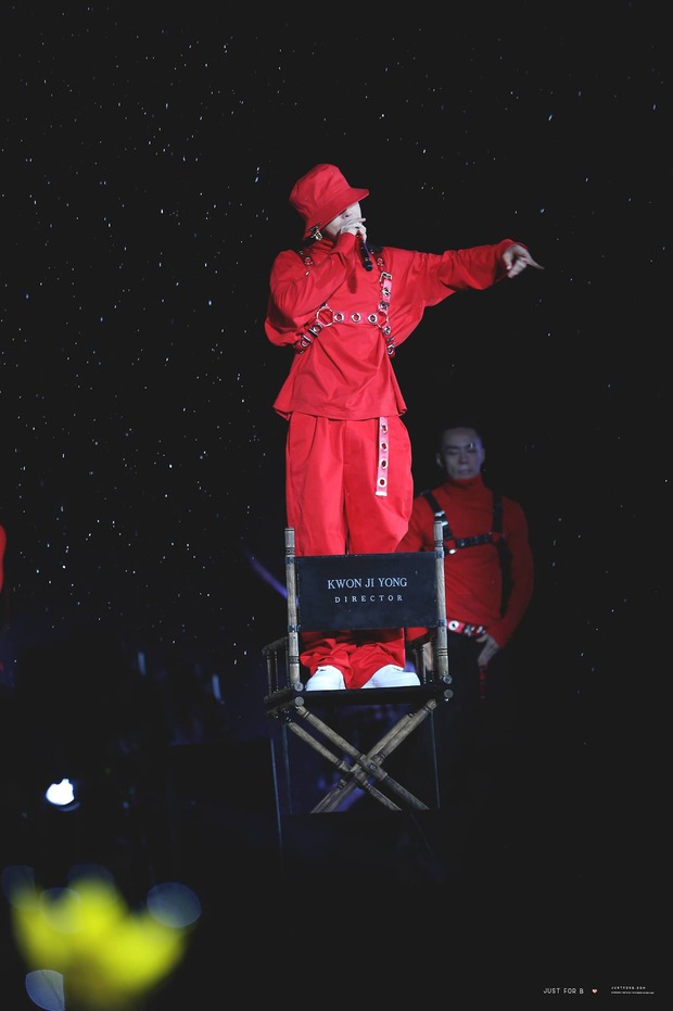 Loạt ảnh siêu ảo từ concert G-Dragon: Lúc chất phát ngất, lúc cười tít mắt, áo trễ hở ti - Ảnh 39.