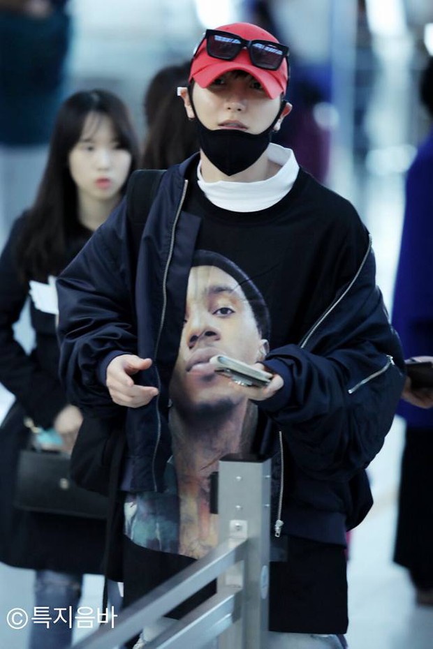 Leeteuk (Super Junior) đăng hình cảm ơn fan Việt trải xanh cả sân bay Nội Bài để đón anh - Ảnh 6.