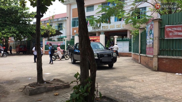Bị đánh hội đồng, nữ sinh lớp 6 ở Sài Gòn rút hung khí đâm loạn xạ khiến nhiều học sinh bị thương - Ảnh 2.