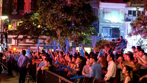Biển người đổ về phố đi bộ Nguyễn Huệ tham dự đêm nhạc EDM với sự góp mặt của các DJ hàng đầu thế giới  - Ảnh 7.