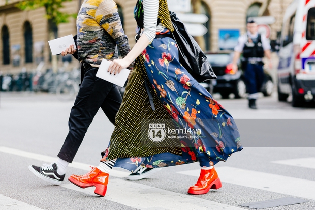 Street style tại Paris Fashion Week - Cuộc chiến đường phố của những thủ lĩnh thời trang - Ảnh 18.