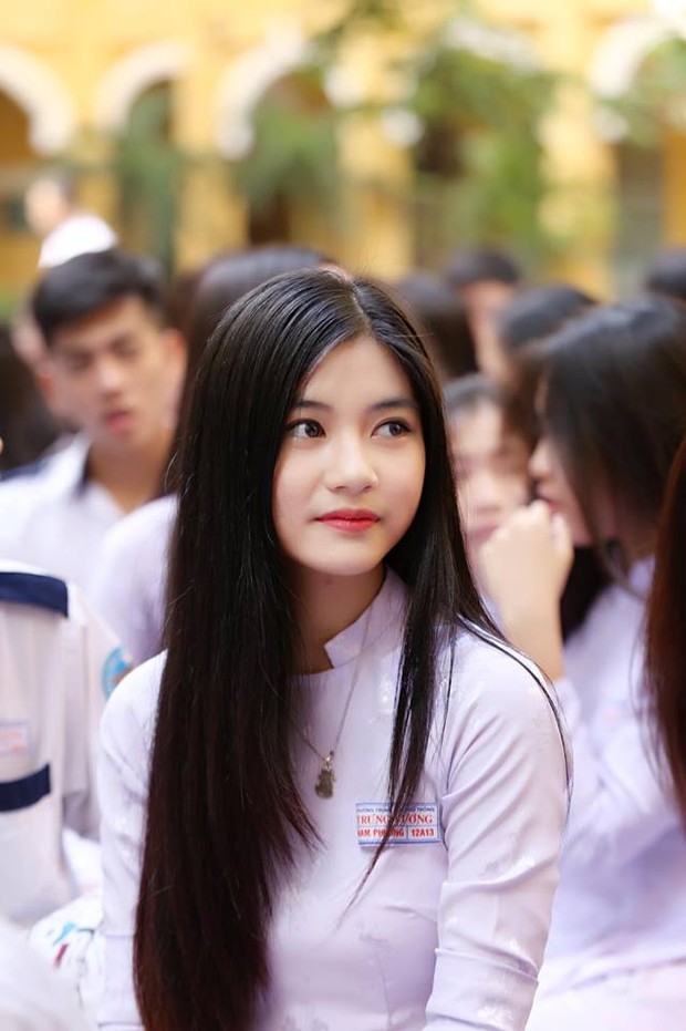 Con gái Việt vẫn xinh đẹp và dịu dàng nhất khi mặc áo dài trắng!  - Ảnh 10.