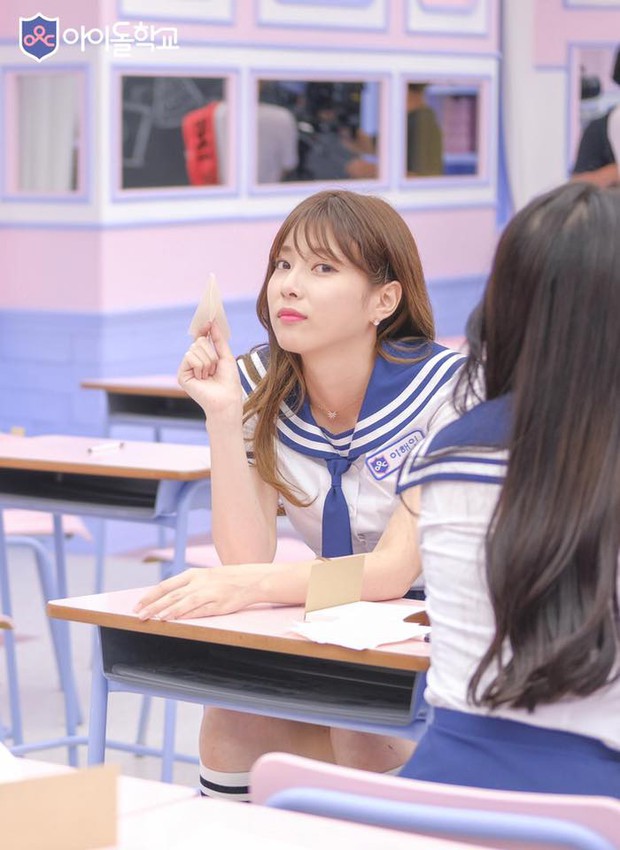 Bông hồng lai Somi có chị em sinh đôi tại show sống còn mới Idol School? - Ảnh 8.
