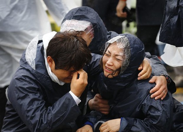 Thảm kịch chìm phà Sewol: 3 năm còn nguyên một nỗi đau khôn nguôi với cả đất nước Hàn Quốc - Ảnh 5.