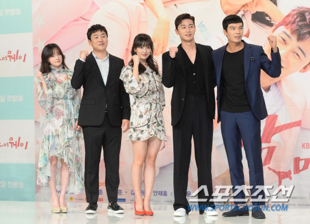 Hậu Third-Rate My Way, Park Seo Joon và Kim Ji Won sẽ kết hôn? - Ảnh 9.