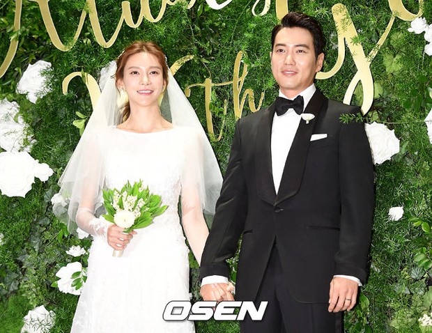 Mỹ nhân phim Mười Cha Ye Ryun lộng lẫy, trao tài tử Joo Sang Wook nụ hôn tình tứ tại đám cưới - Ảnh 7.
