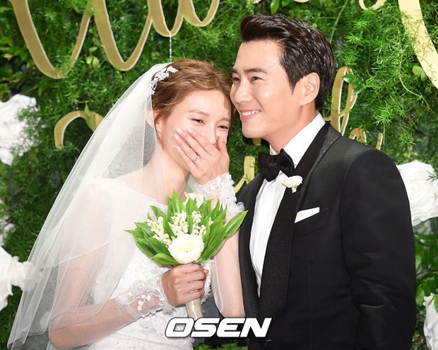 Mỹ nhân phim Mười Cha Ye Ryun lộng lẫy, trao tài tử Joo Sang Wook nụ hôn tình tứ tại đám cưới - Ảnh 13.