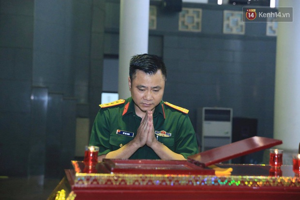 Bảo Thanh và nhiều sao Việt đau buồn đến viếng mẹ của nghệ sĩ Chí Trung - Ảnh 9.