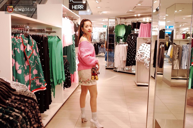 Livestream: Chi Pu và Hoàng Ku tham quan store lớn nhất của H&M tại Thụy Điển - Ảnh 4.