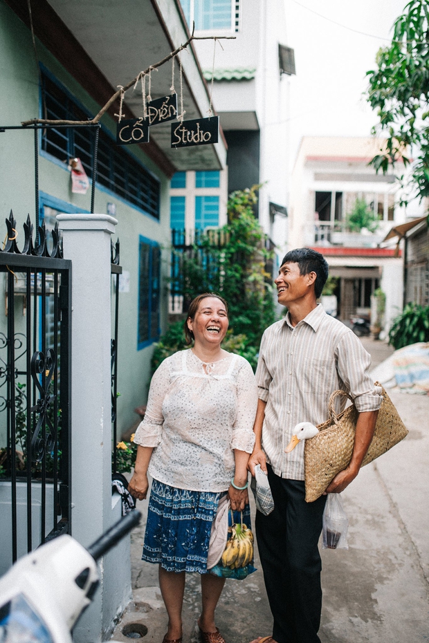 Bố mẹ trong bộ ảnh 25 năm gắn bó cánh đồng đi thăm con, lại có thêm những khoảnh khắc yêu thương đến cay mũi! - Ảnh 11.