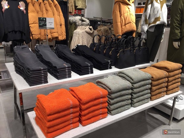 Buổi khai trương sớm store H&M Hà Nội: Đồ mùa đông đẹp, đa dạng với giá rất mềm, áo nỉ 249K, áo len 499K - Ảnh 11.