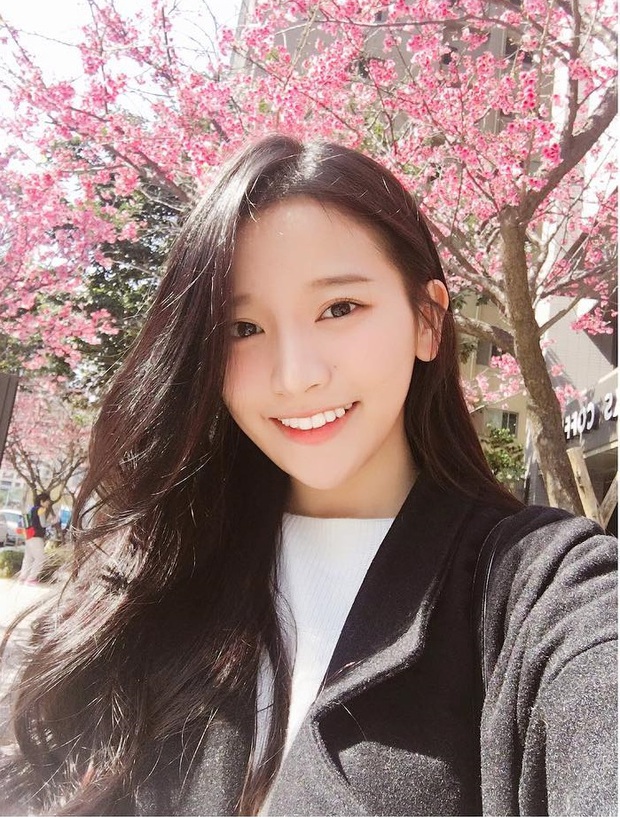 Không chỉ blogger Hàn, blogger Trung Quốc cũng toàn những cô vừa xinh vừa giỏi - Ảnh 3. Không chỉ blogger Hàn, blogger Trung Quốc cũng toàn những cô vừa xinh vừa giỏi - Ảnh 3.