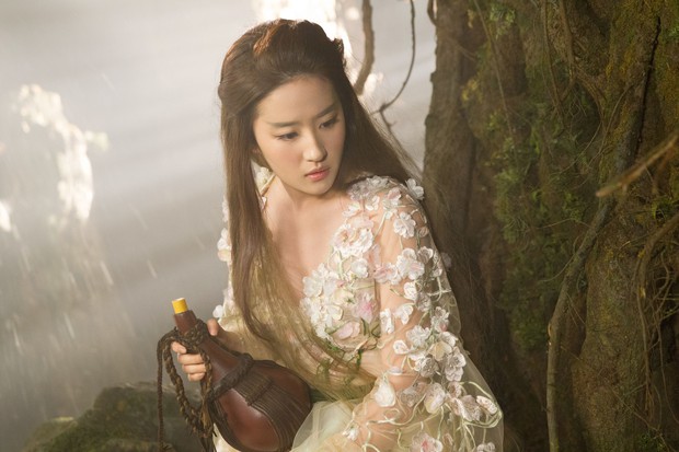 Tam sinh tam thế bản điện ảnh: Tạo hình của Lưu Diệc Phi bị chê ỉ ôi vì lông mày xếch, đầu đội mâm ngũ quả - Ảnh 3. Tam sinh tam thế bản điện ảnh: Tạo hình của Lưu Diệc Phi bị chê ỉ ôi vì lông mày xếch, đầu đội mâm ngũ quả - Ảnh 3.