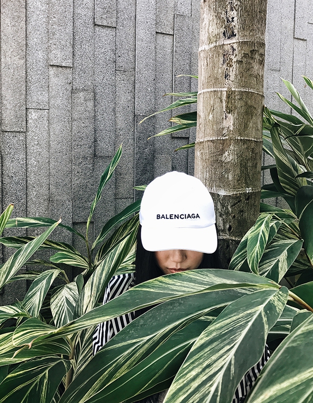 Giới trẻ châu Á đang sốt rần rần vì chiếc mũ của bố cool không tưởng đến từ Balenciaga - Ảnh 13.