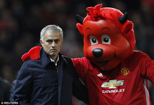 Man Utd thắng 8 trận liên tiếp: Sức mạnh tình yêu của Mourinho - Ảnh 2.