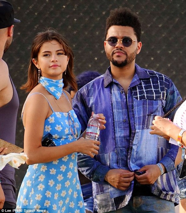 The Weeknd hugged and kissed Selena non-stop at Coachella, Justin probably won't like this!  - Photo 7.