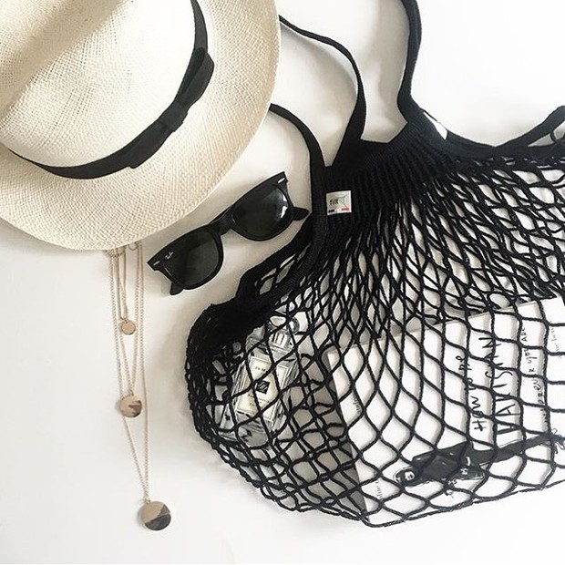 3 mẫu túi cũ kỹ tưởng đã đi vào dĩ vãng nay lại được các fashionista yêu thích hết mực - Ảnh 4. 3 mẫu túi cũ kỹ tưởng đã đi vào dĩ vãng nay lại được các fashionista yêu thích hết mực - Ảnh 4.