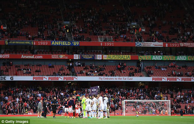 Arsene Wenger: Hãy ra đi như huyền thoại, thay vì kẻ chiến bại - Ảnh 2.