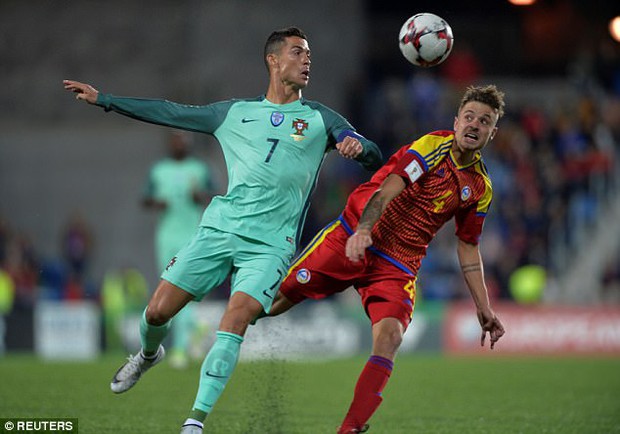 Cứu tinh Ronaldo giúp Bồ Đào Nha mở toang cánh cửa giành vé World Cup 2018 - Ảnh 6. Cứu tinh Ronaldo giúp Bồ Đào Nha mở toang cánh cửa giành vé World Cup 2018 - Ảnh 6.