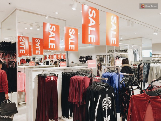 Thông báo sale tới 50%, H&M khiến tín đồ thời trang Hà Nội hụt hẫng vì sale quá ít đồ và không sale đồ Đông - Ảnh 7.