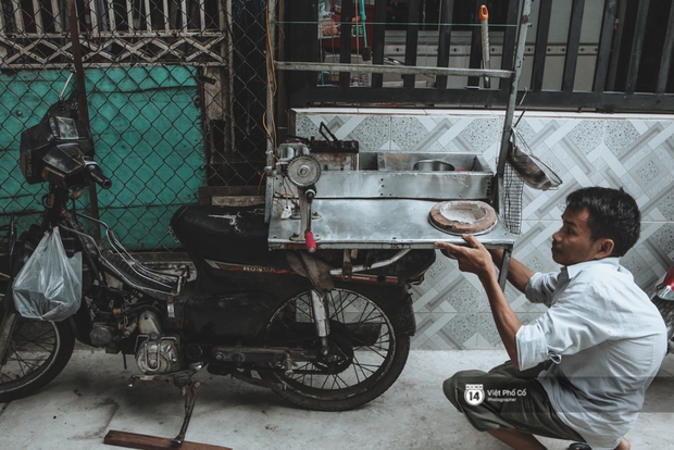 Xe hàng rong 25 năm và một tổ ấm đơn sơ của anh gù nhà thờ đức bà sài gòn