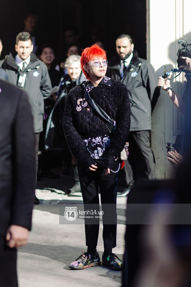 Loạt ảnh độc quyền từ Paris: G-Dragon tóc rực chất phát ngất, Park Shin Hye giản dị bất ngờ đi dự show Chanel - Ảnh 5.