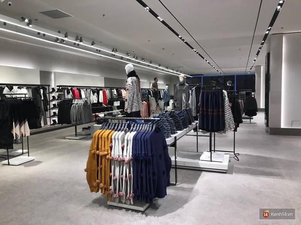 HOT: Tận mắt ngắm trọn 3 tầng của store Zara Hà Nội, to và sáng nhất phố Bà Triệu - Ảnh 8.